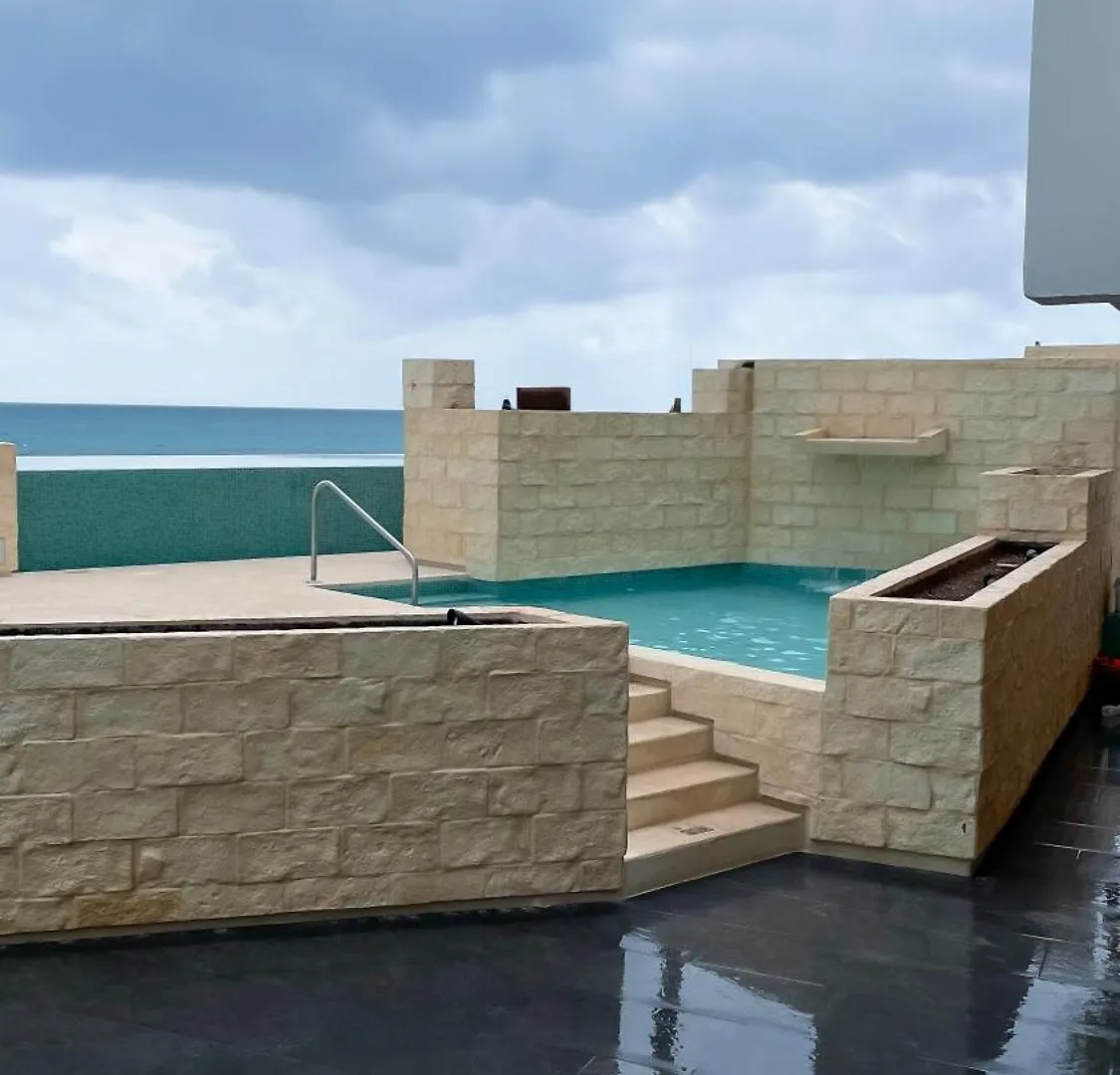 The Mint Resort איסלה מוחרס 4*,  מקסיקו